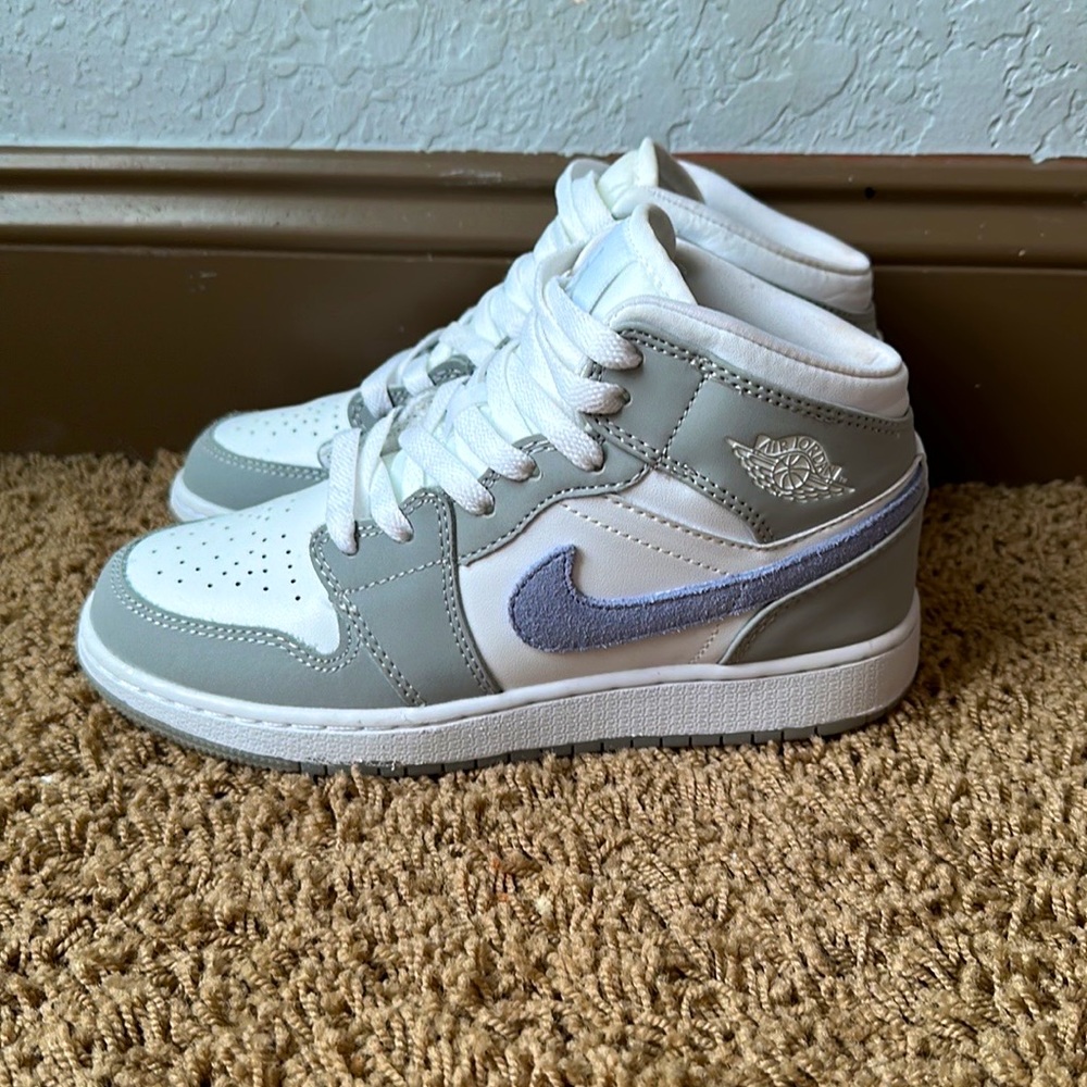 Jordan 1 mid “icy swoosh”